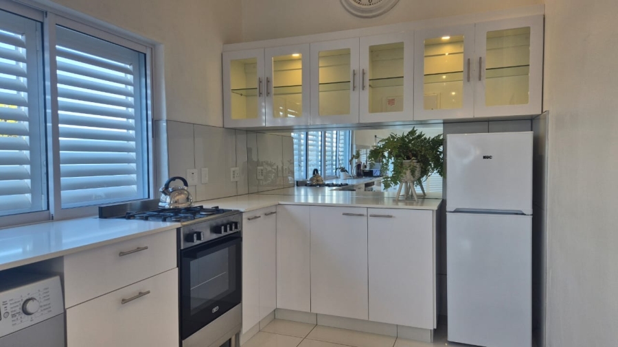 To Let 2 Bedroom Property for Rent in Middedorp Western Cape